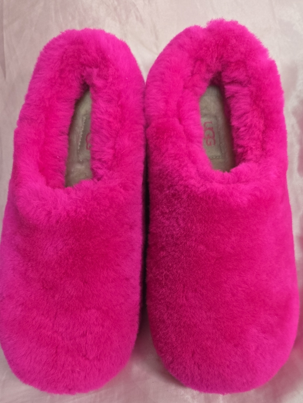 UGG Women's Hot Pink Plush Shearling Slippers (Never Worn)